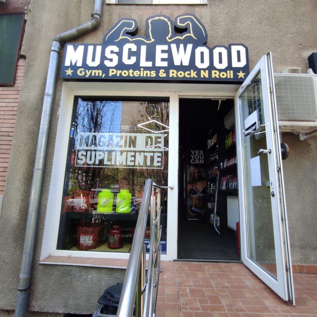 intrare magazin MuscleWood